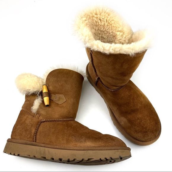 UGG Shoes - UGG Keely shearling lined chestnut suede short boots size 7